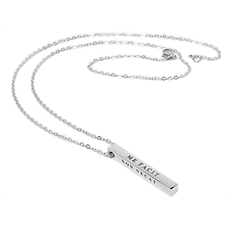 Luxusný náhrdelník s gravírovaným príveskom  /40 mm x 5 mm/ z chirurgickej ocele