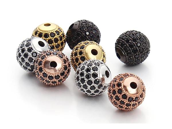 Luxusný náramok z polodrahokamov a gravírovaným príveskom  /20 mm x 8 mm/